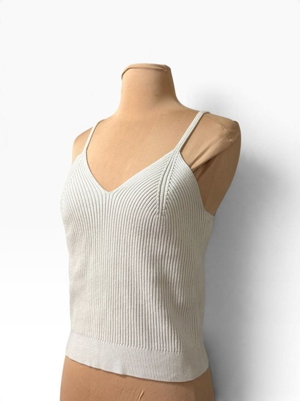 GAP Ribbed Knit Tank Cami Medium Cream V Neck Spaghetti Strap Classic Minimalist